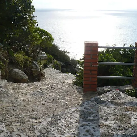 Nyaraló House Overlooking The Sea Of Capo Vaticano Coccorino