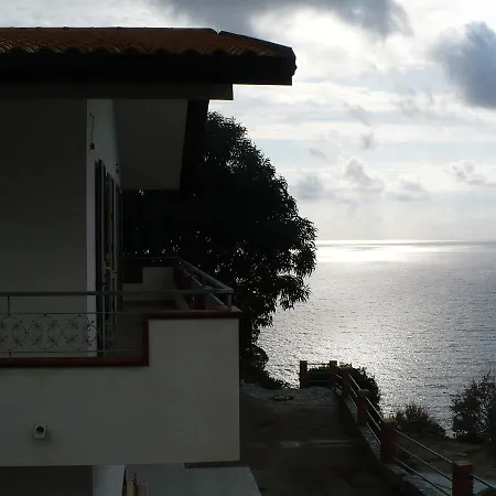 Nyaraló House Overlooking The Sea Of Capo Vaticano Coccorino